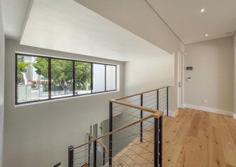4 Bedroom Property for Sale in Oranjezicht Western Cape